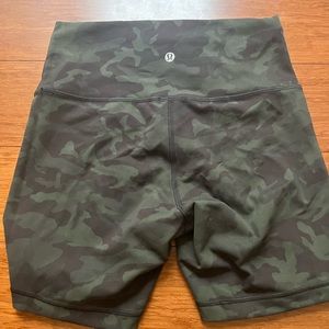 Lululemon Wunder Train Shorts 6” Camo
